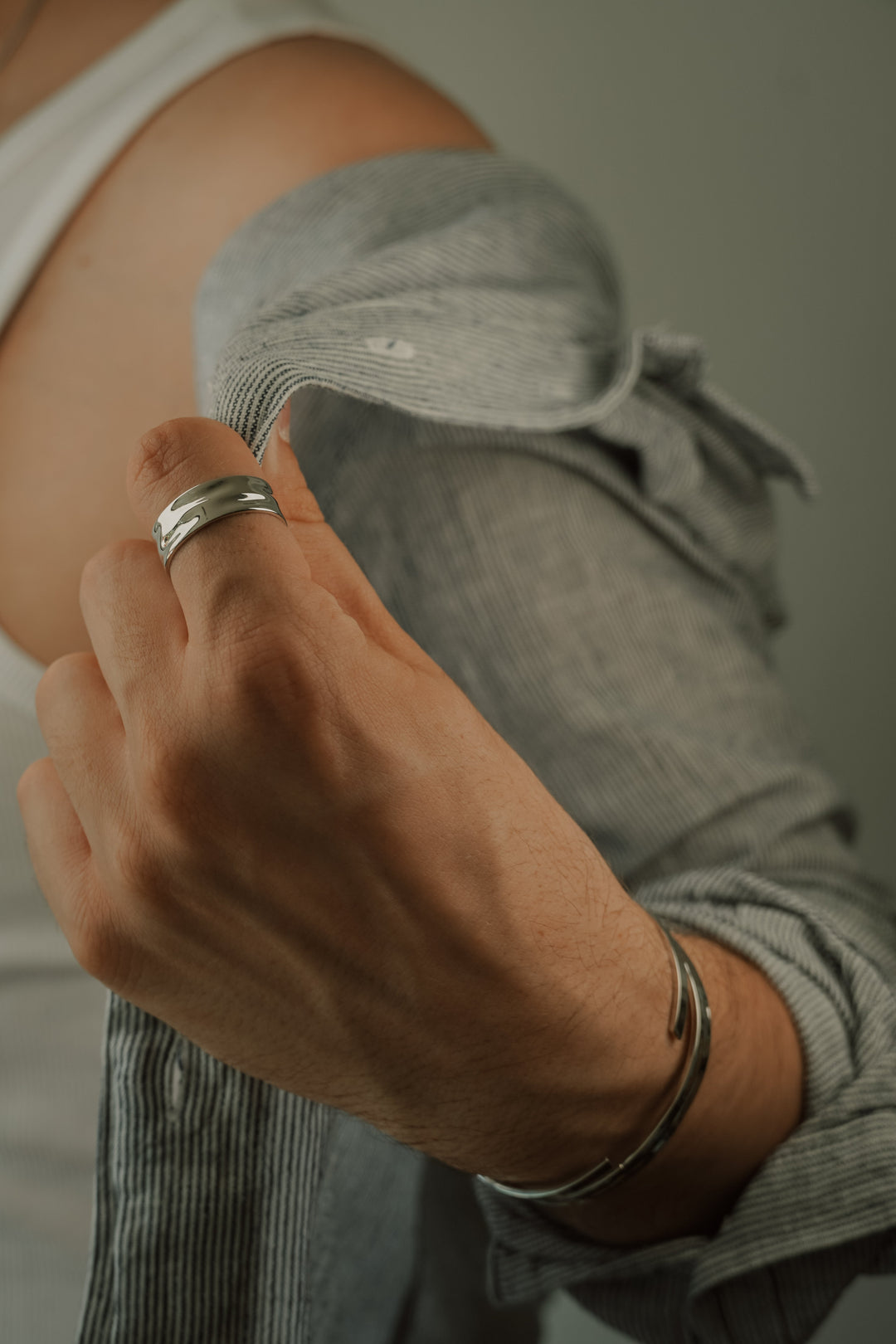 TEXTURED RING
