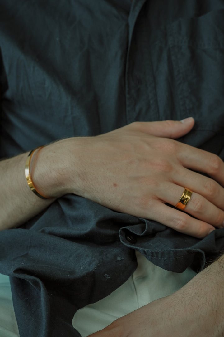 TEXTURED RING
